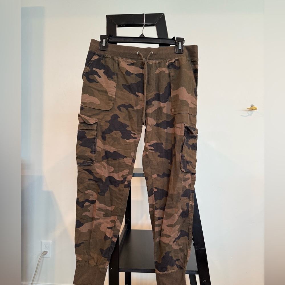 Camouflage Cargo Joggers size S smoke free, pet free home